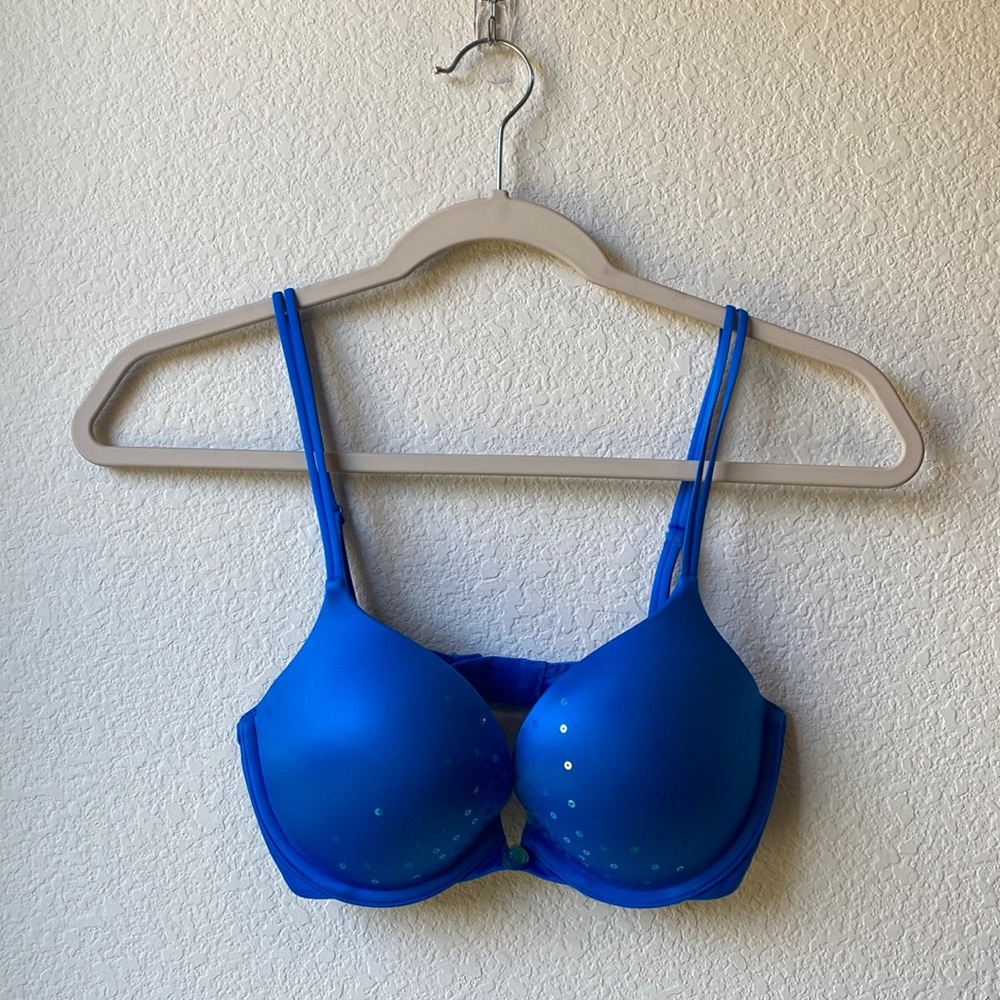 Victoria's Secret Royal Blue Push up Bra very sexy